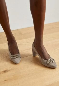 Gabor Comfort DecolletéFumo Donna Scarpe Con Tacco GAJ11B01R-C11 -Vendite Gabor 01cebbf3473a4feabeafa982052fc52b