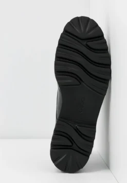 Gabor Stringate - Schwarz/Cognac -Vendite Gabor 2712825ecad34b60bd22949d09740502 scaled