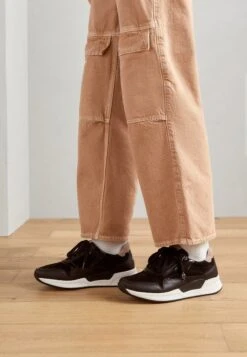 Gabor Comfort Sneakers Basse - Black/Dark Rose 10 Gabor Comfort Sneakers Basse - Black/Dark Rose -Vendite Gabor 3d5cee531a8b4c499835981d10327392