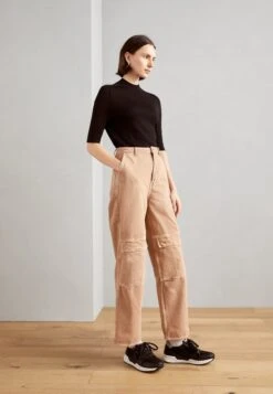 Gabor Comfort Sneakers Basse - Black/Dark Rose 12 Gabor Comfort Sneakers Basse - Black/Dark Rose -Vendite Gabor 95a873e4e39b429898444f1a306c5b2f