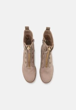 Gabor Stivaletti Con Plateau - Sand -Vendite Gabor 9b64e0c5b9d54849b8632690ccbc5eb8