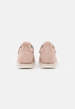 Gabor Sneakers Basse - Rouge 9 Gabor Sneakers Basse - Rouge -Vendite Gabor f08ce917c4734c18b431ac480655633b