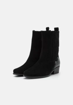 Gabor Comfort Stivaletti Texani / BikerSchwarz Donna Stivaletti GAJ11N06X-Q11 -Vendite Gabor fdadb0de32b94171afc87f9defb64e94